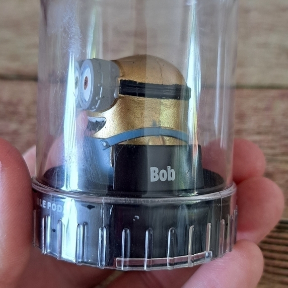 Minions Despicable Me BOB Good 2 Grow Juice Topper Figure PODZ New 3" x 2" - Picture 2 of 8